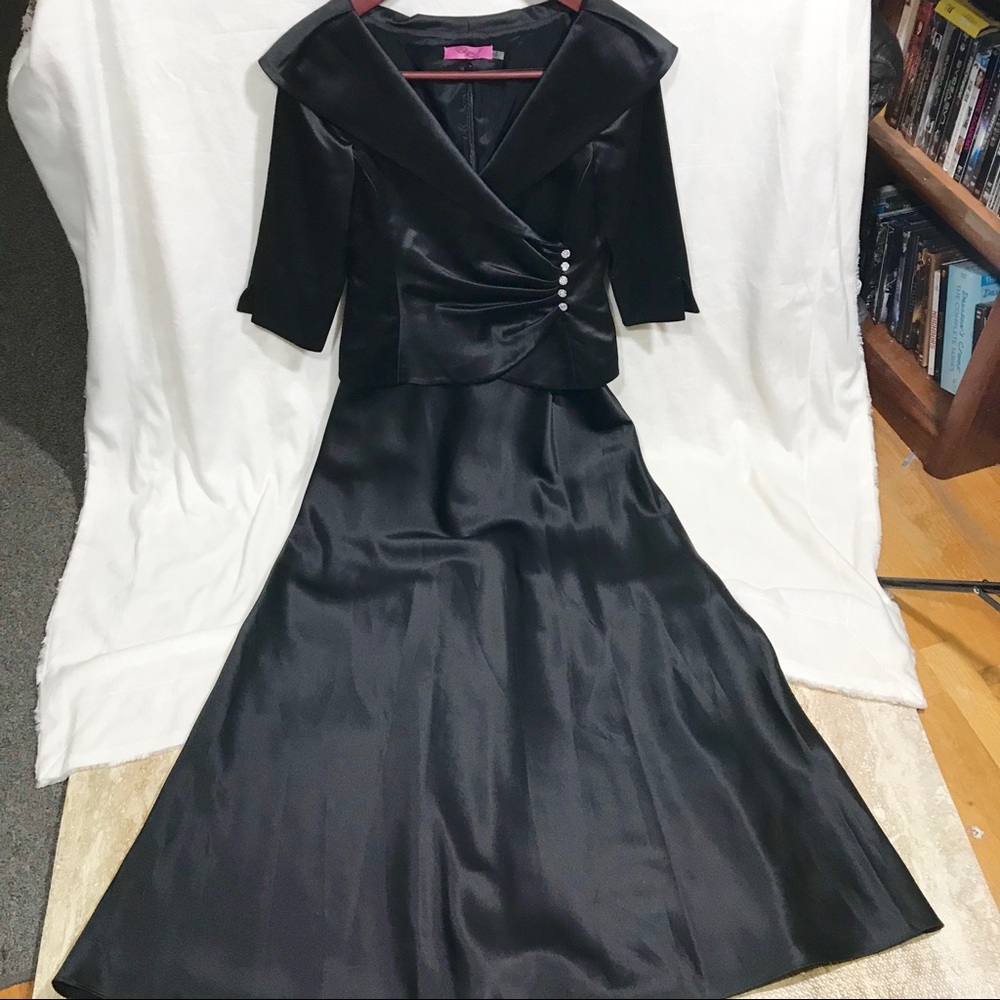 Eliza J Vintage Design Formal Gown